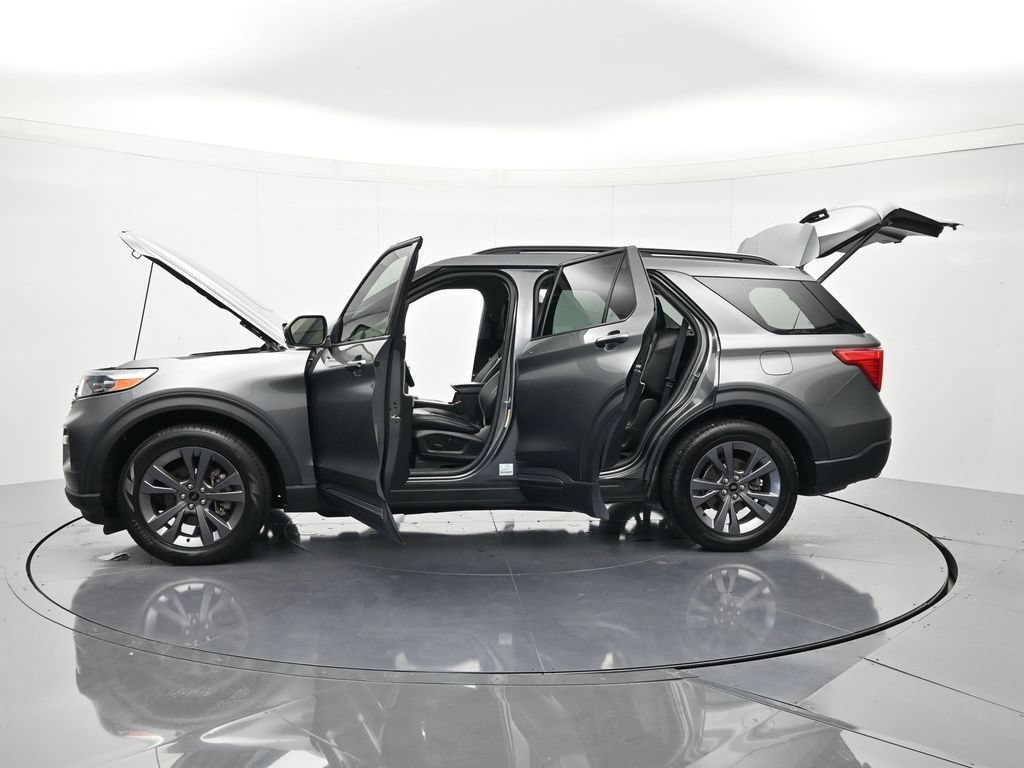 Certified 2023 Ford Explorer XLT w/ Equipment Group 202A RWD image 48