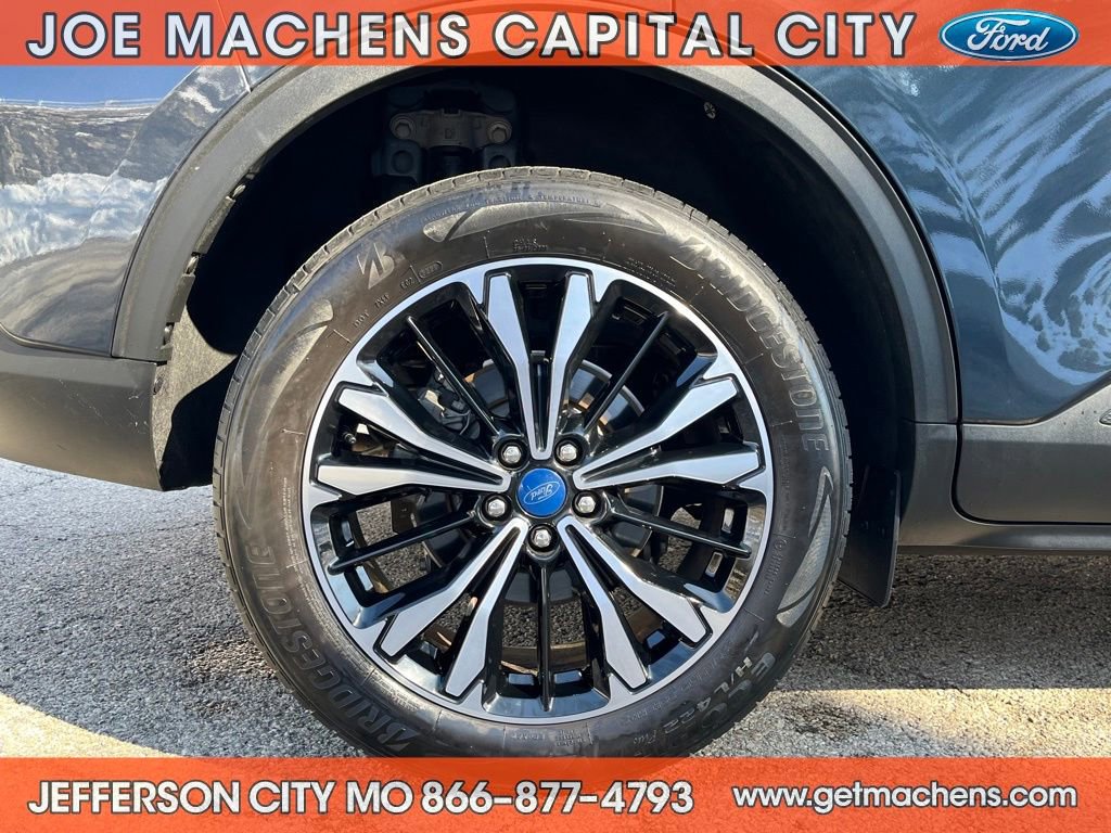 Certified 2022 Ford Escape SE w/ SE Sport Appearance Package image 23