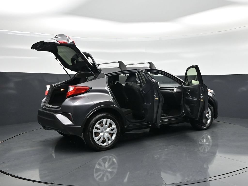 Used 2020 Toyota C-HR LE FWD image 5