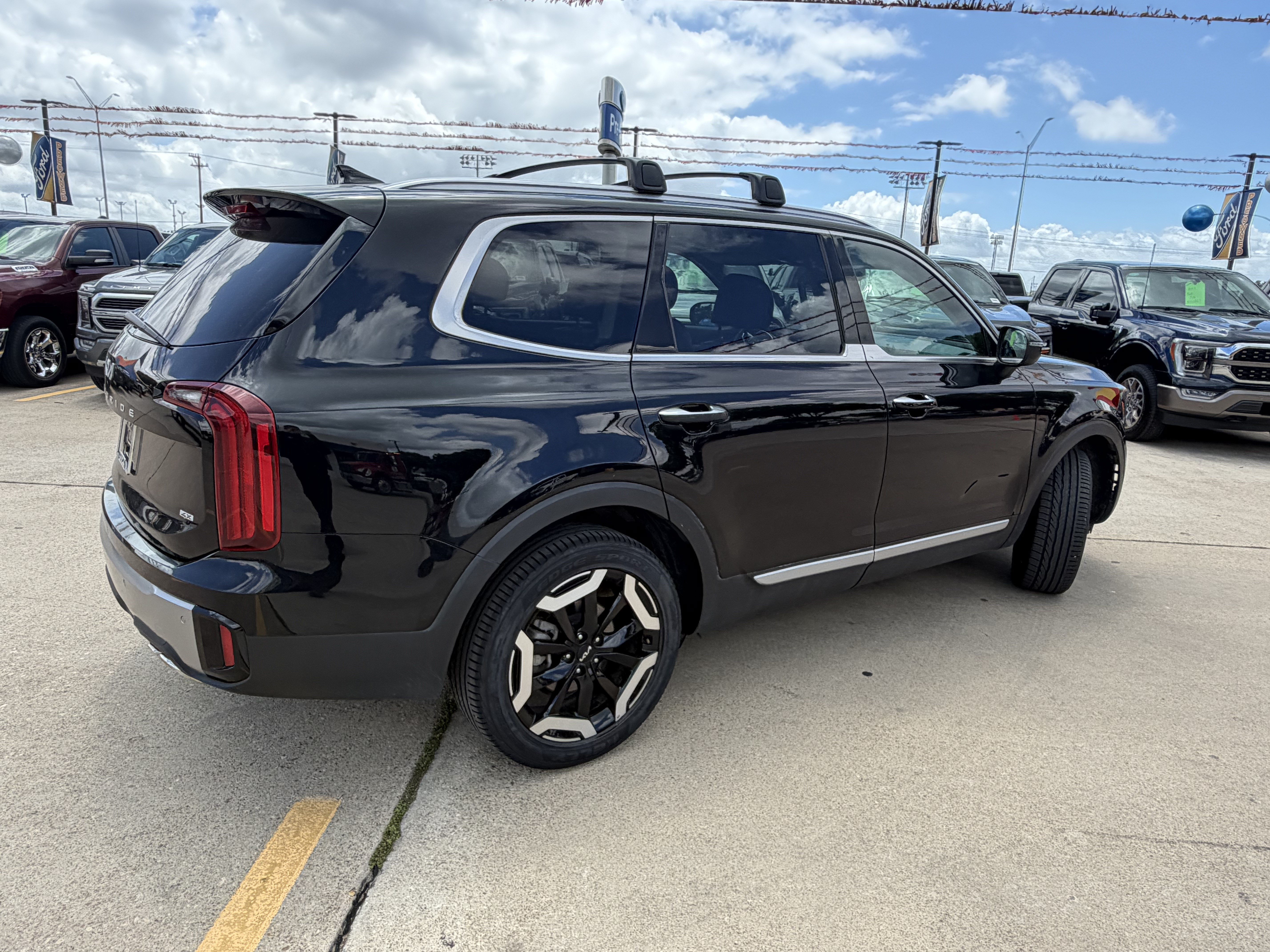 Used 2025 Kia Telluride S AWD/4WD image 5