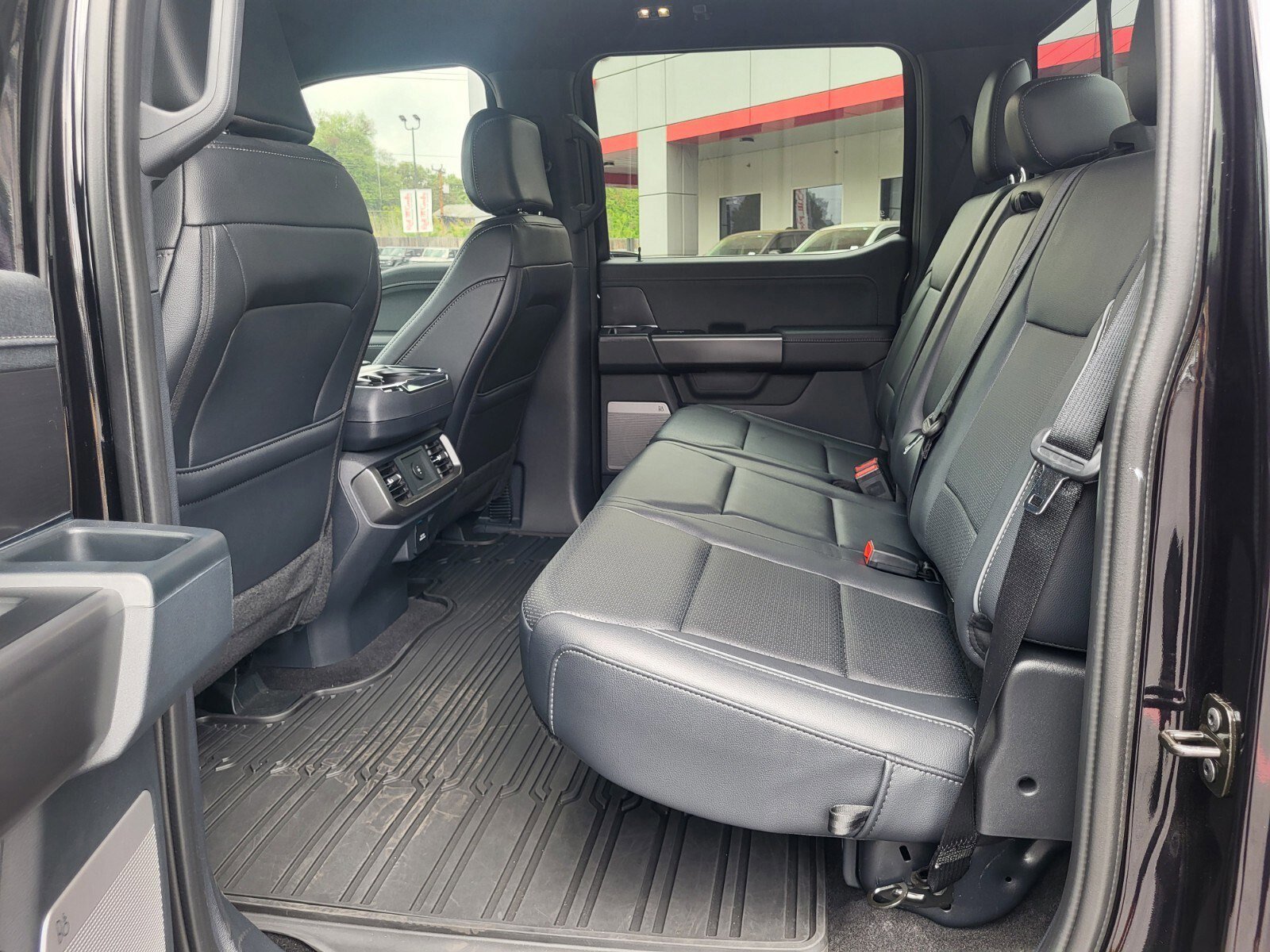 Certified 2025 Ford F150 Lariat w/ Equipment Group 501A Mid image 18