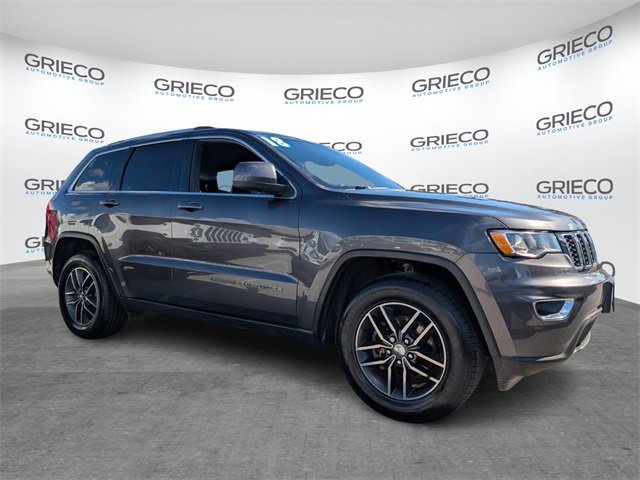 Used 2018 Jeep Grand Cherokee Laredo image 1
