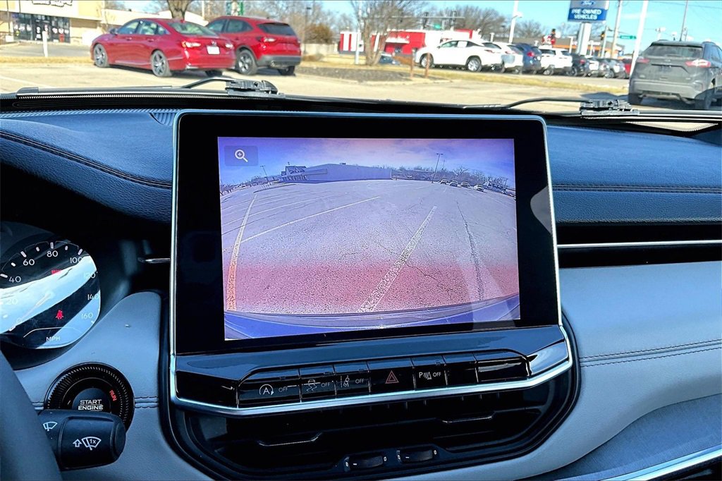 Used 2023 Jeep Compass Limited image 21