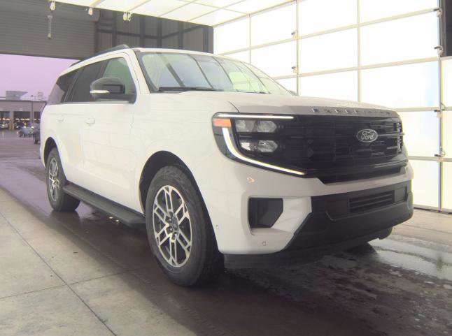 Certified 2025 Ford Expedition Active image 6