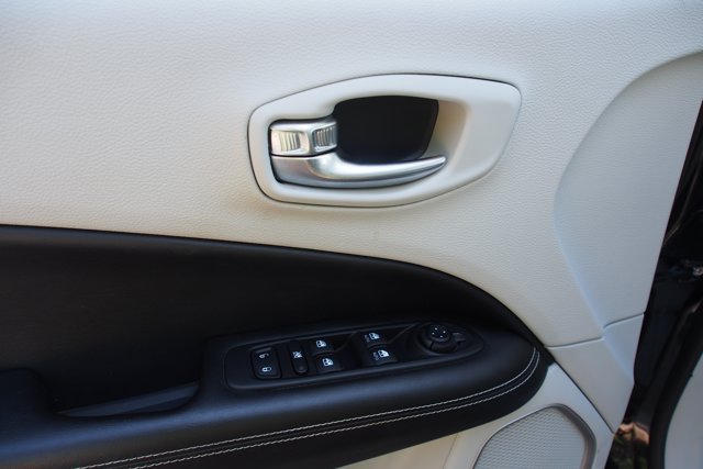 Used 2020 Jeep Compass Latitude FWD image 20