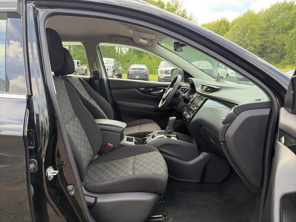 Used 2019 Nissan Rogue Sport SV AWD/4WD image 29
