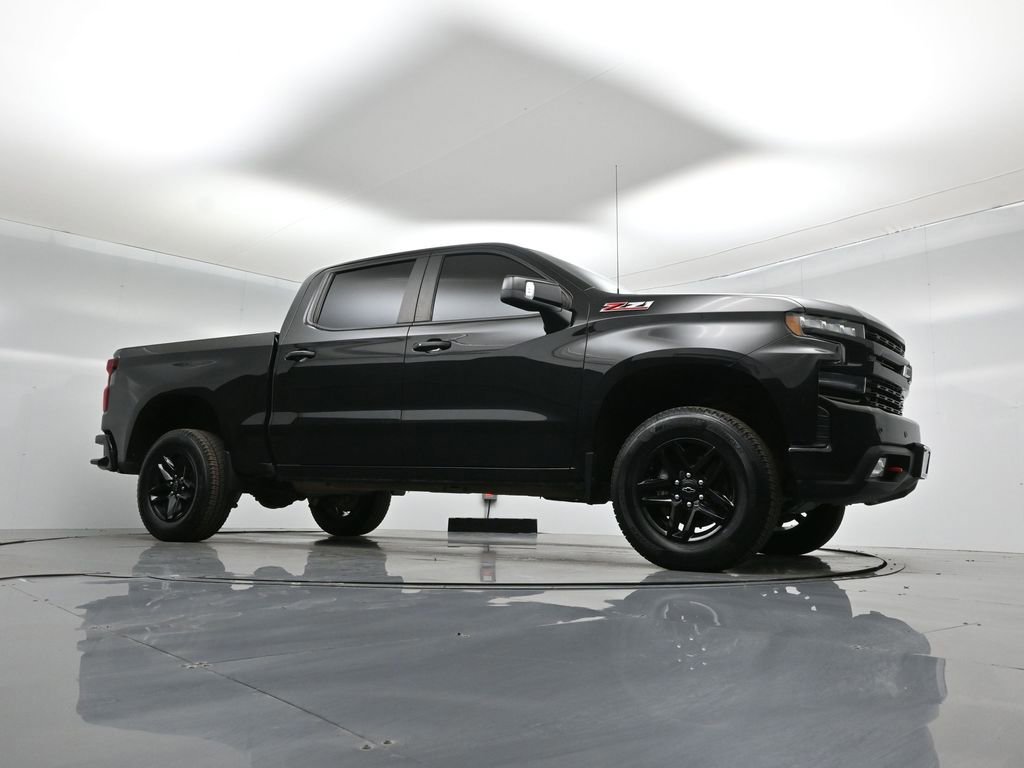 Used 2021 Chevrolet Silverado 1500 LT Trail Boss w/ Convenience Package II image 2