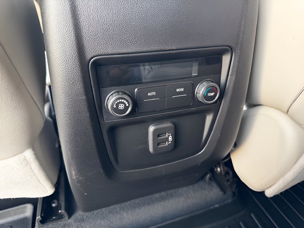Used 2023 Buick Enclave Essence FWD image 27