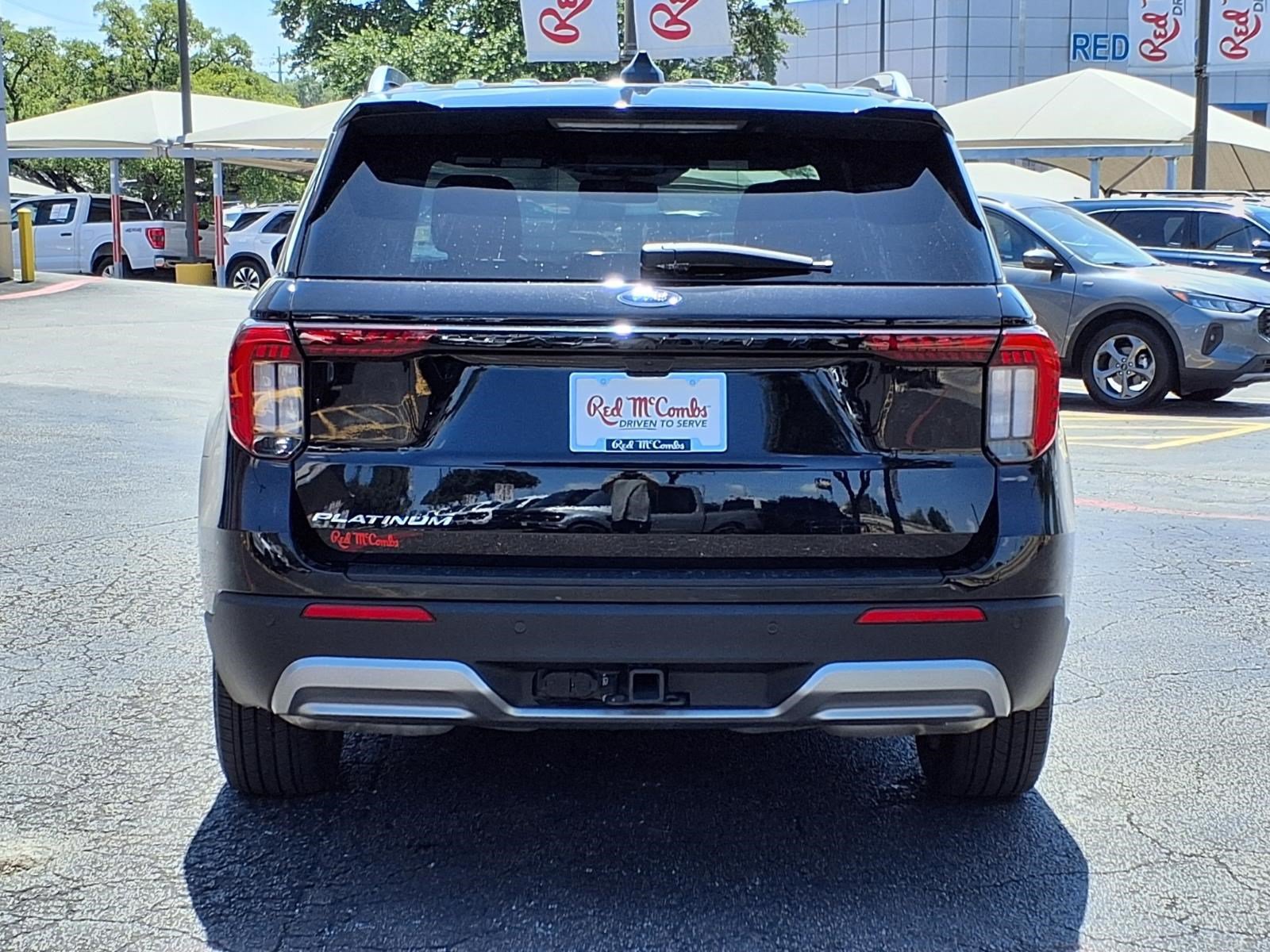Certified 2025 Ford Explorer Platinum RWD image 7