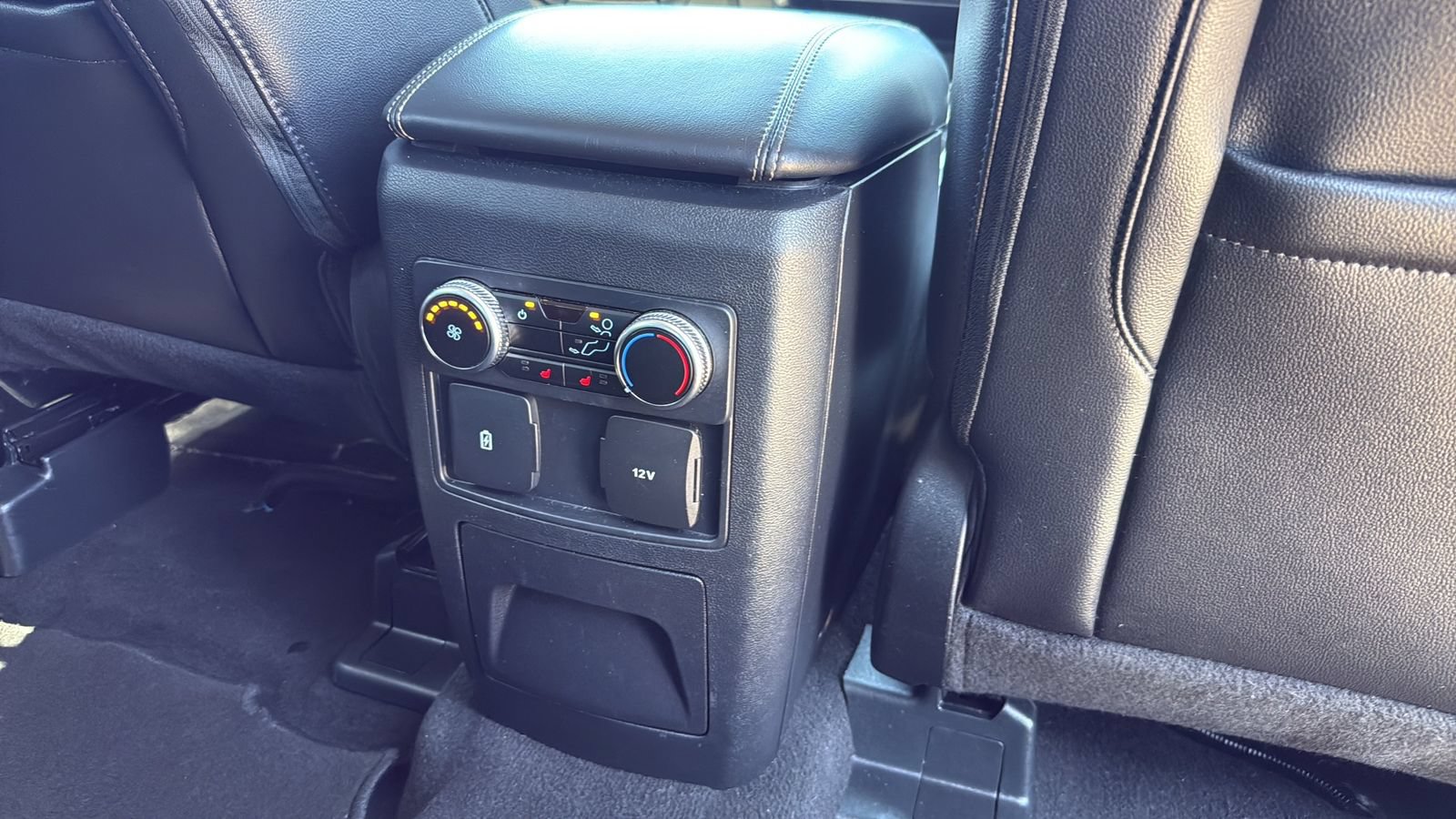Certified 2024 Ford Explorer Limited RWD image 25