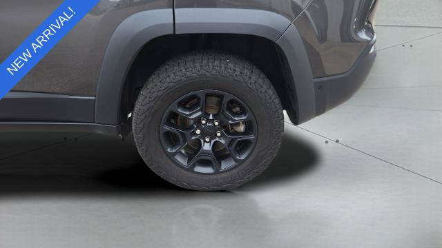 Used 2023 Jeep Cherokee Trailhawk w/ Trailer Tow Group AWD/4WD image 35
