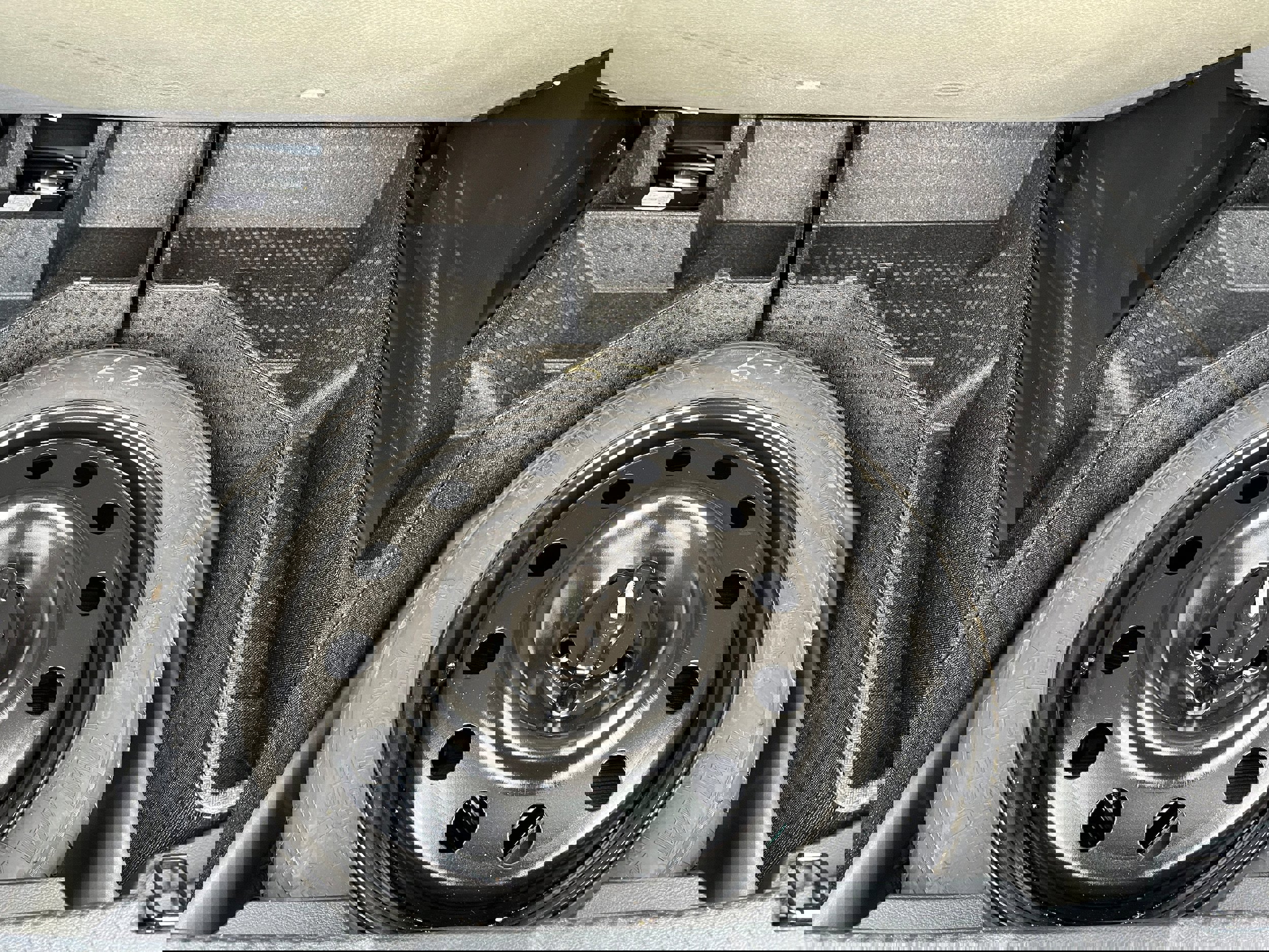 Certified 2020 Ford Edge Titanium w/ Equipment Group 301A image 15