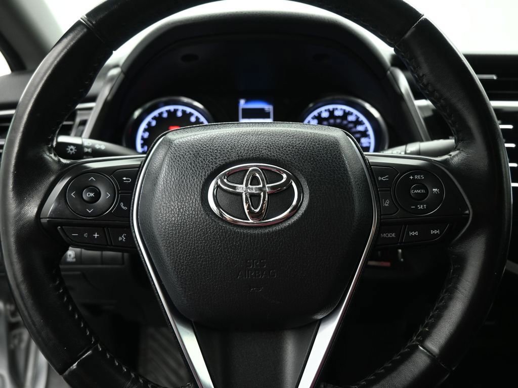 Used 2020 Toyota Camry SE image 37