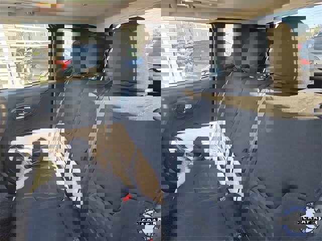 Used 2019 Jeep Renegade Latitude w/ Cold Weather Group image 24