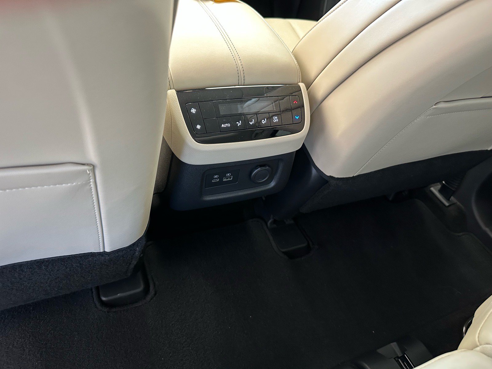 Used 2023 INFINITI QX60 Luxe w/ Cargo Package FWD image 27