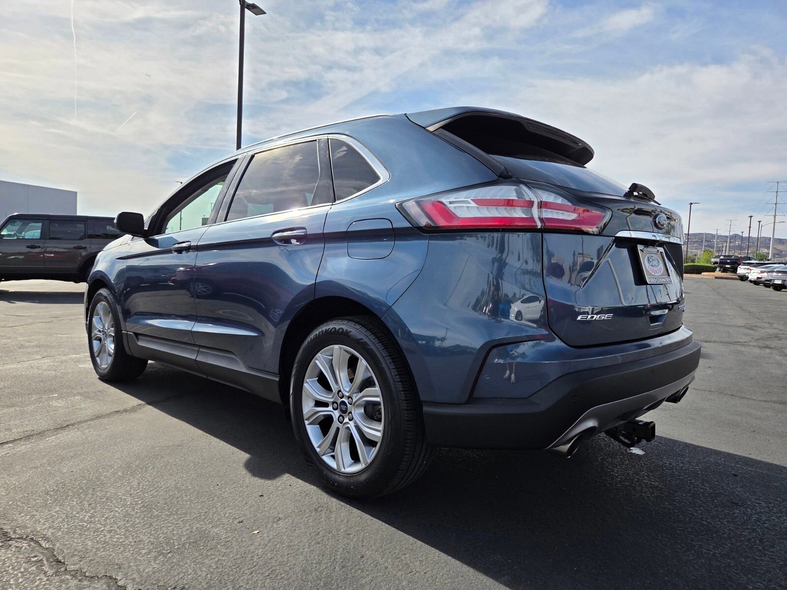 Certified 2019 Ford Edge Titanium AWD/4WD image 3
