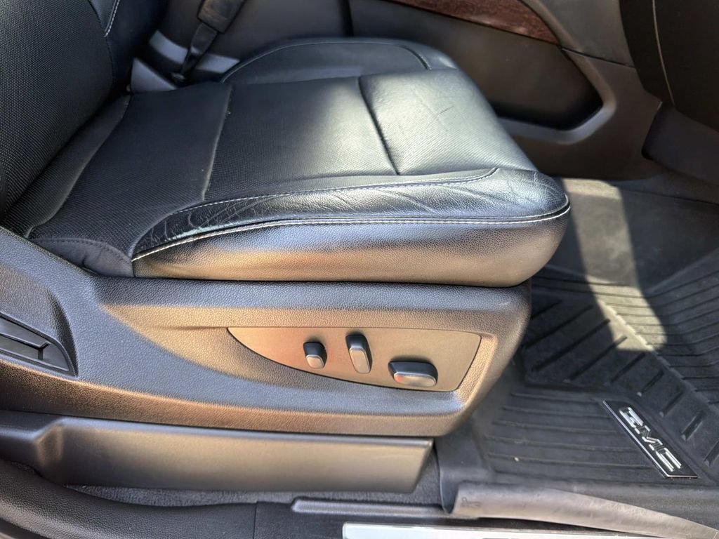 Used 2019 GMC Yukon XL SLT w/ Open Road Package RWD image 16