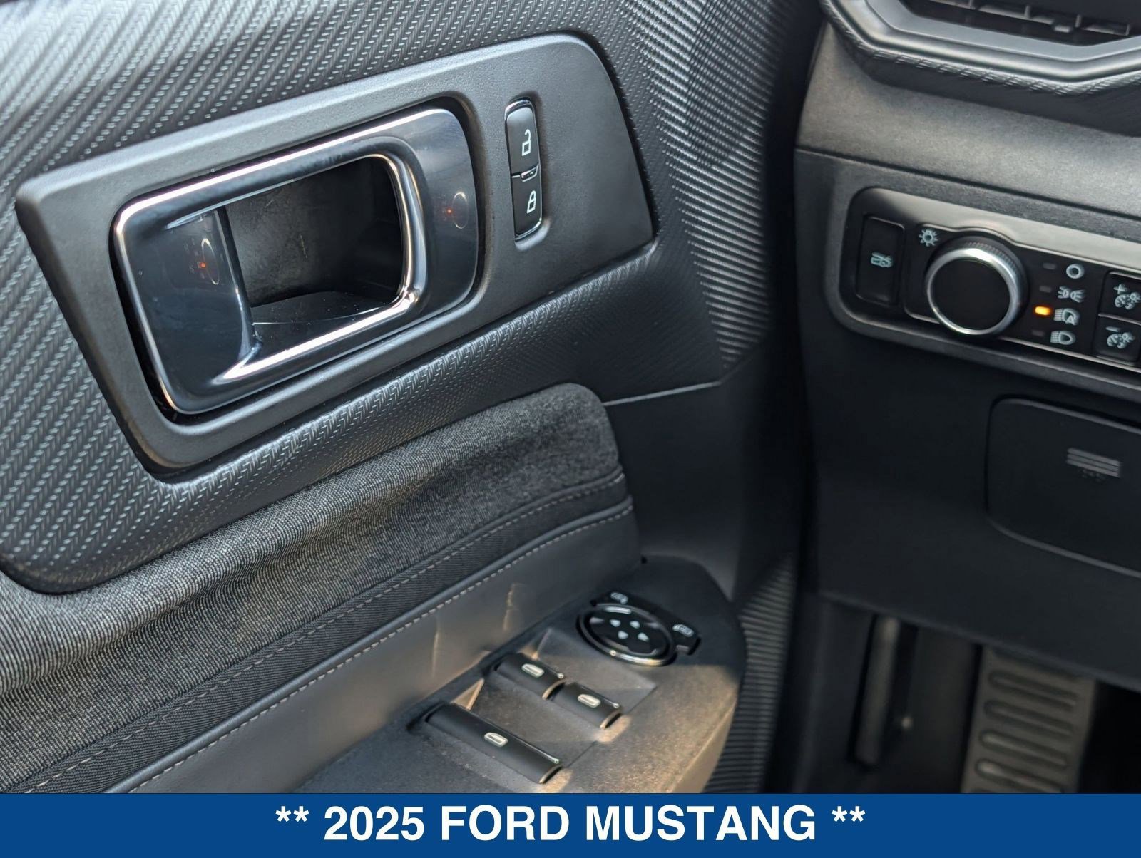 Certified 2025 Ford Mustang Convertible image 20