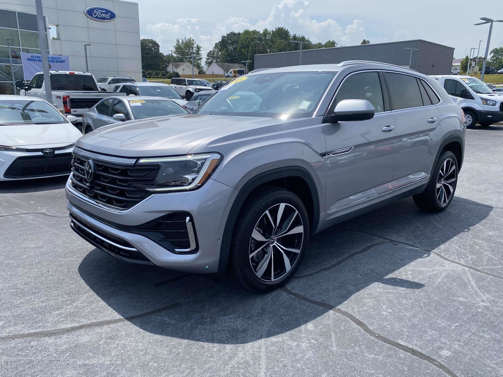 Used 2024 Volkswagen Atlas Cross Sport SEL Premium R-Line AWD/4WD image 3