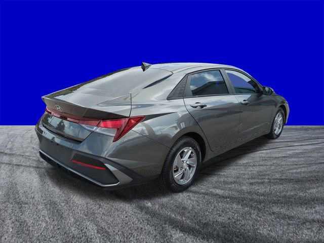 Used 2024 Hyundai Elantra SE image 5