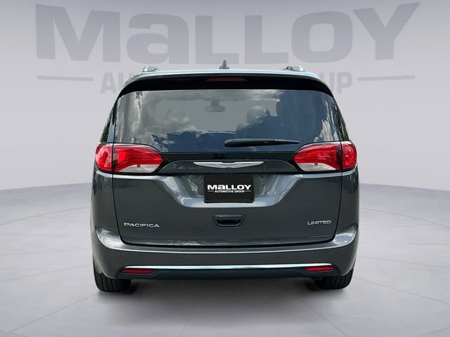 Used 2017 Chrysler Pacifica Limited FWD image 4