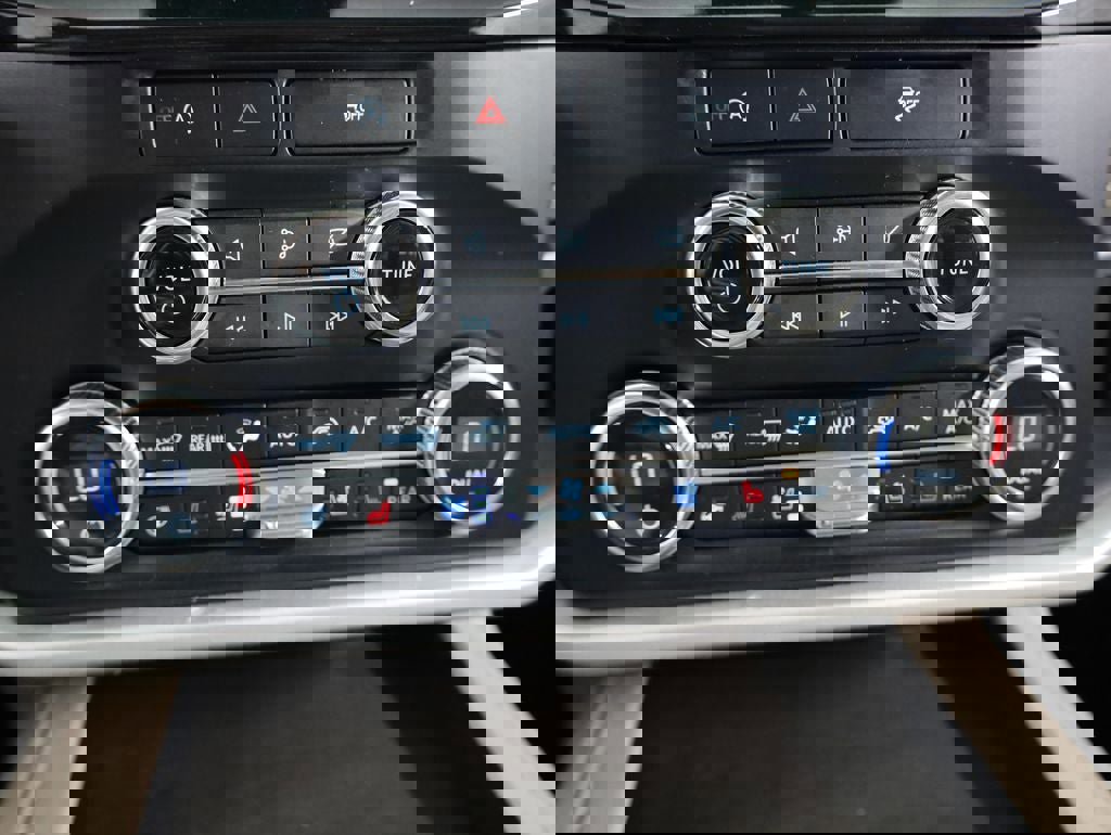 Certified 2024 Ford Expedition Limited image 30