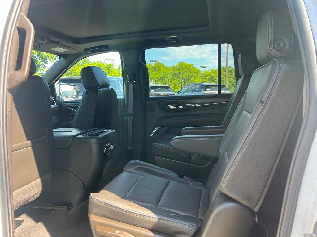Used 2021 GMC Yukon XL Denali w/ Denali Premium Package AWD/4WD image 13