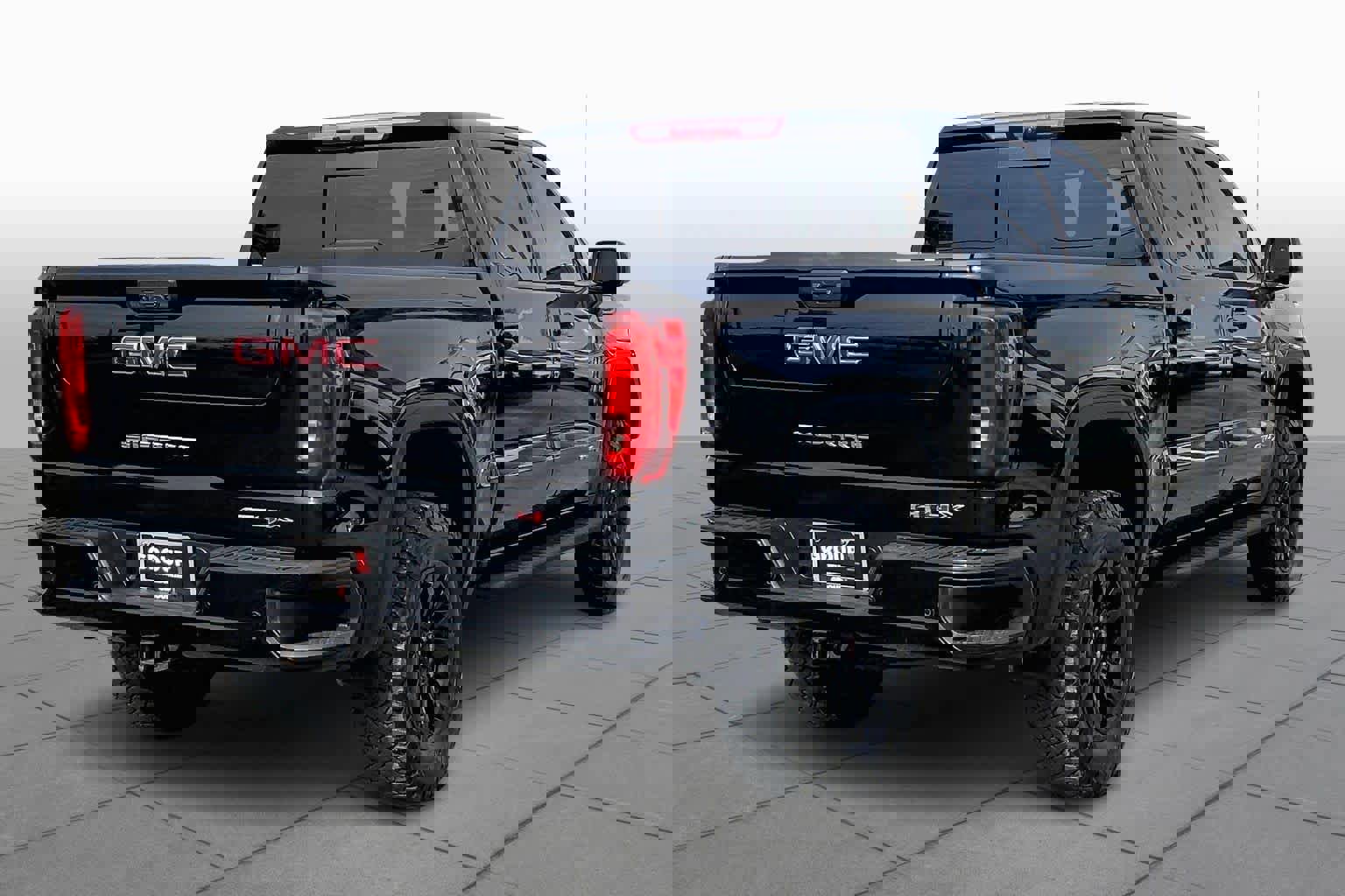 Used 2023 GMC Sierra 1500 AT4X image 4