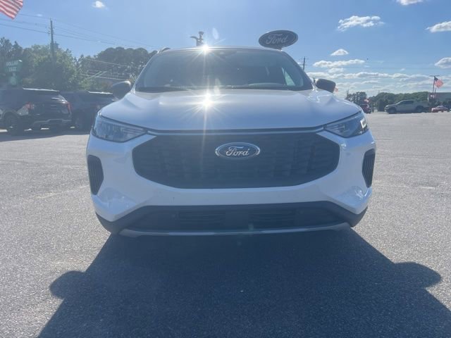 Certified 2023 Ford Escape Active w/ Tech Pack #1 FWD image 2