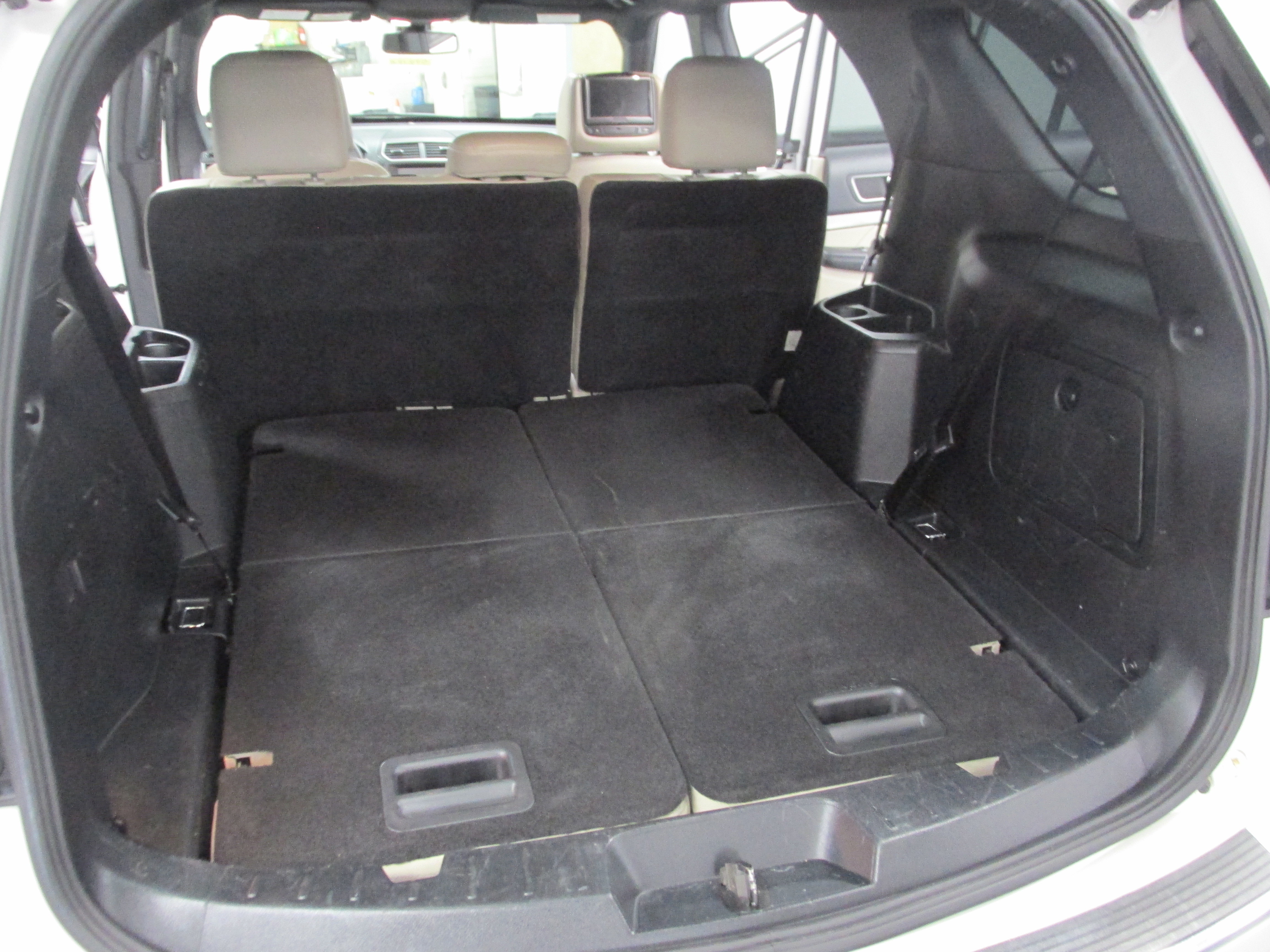 Certified 2018 Ford Explorer XLT w/ Equipment Group 202A image 26