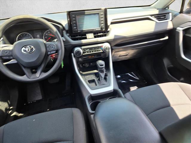 Used 2021 Toyota RAV4 LE FWD image 15