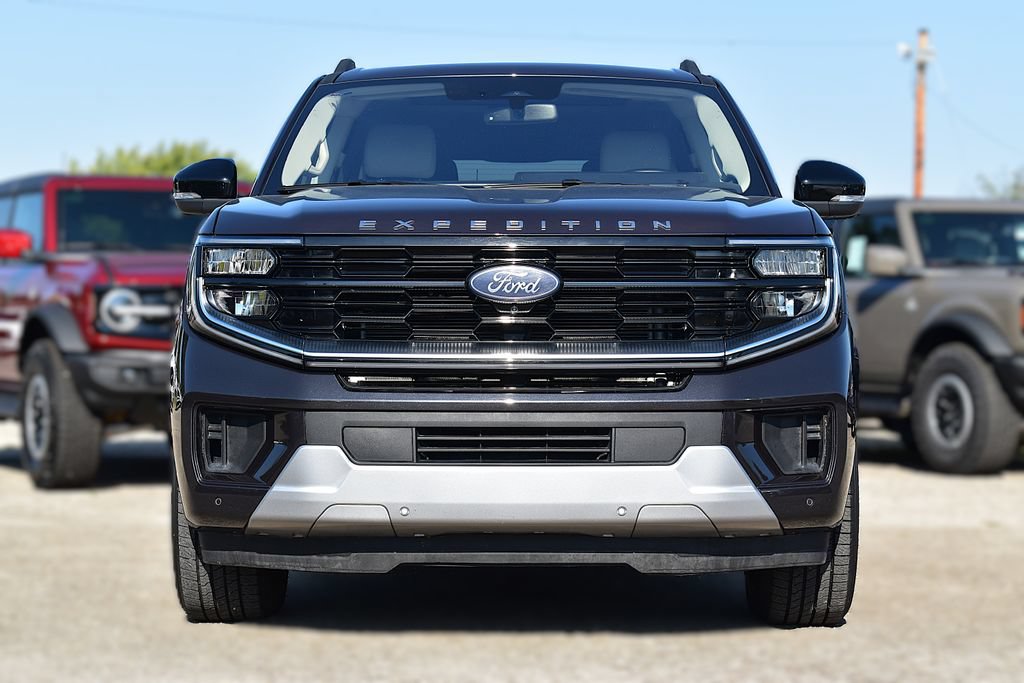 Certified 2025 Ford Expedition Max Platinum AWD/4WD image 2