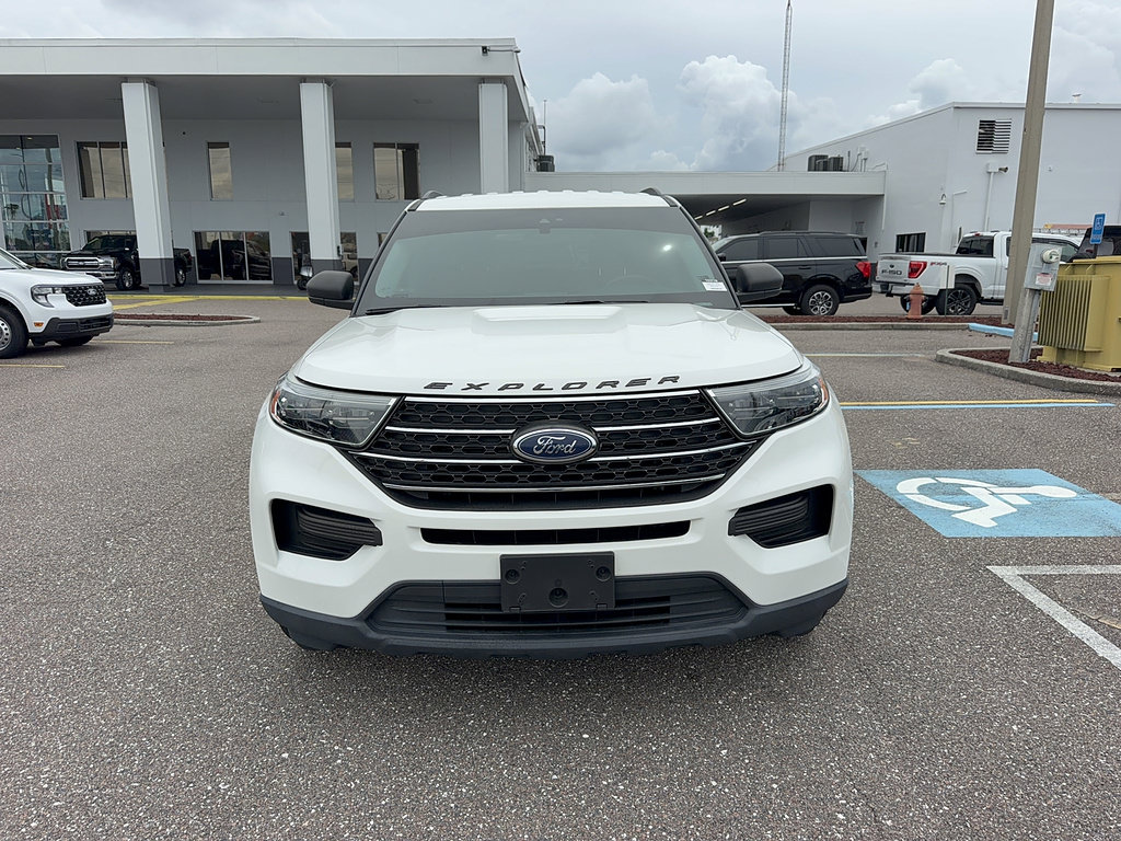 Certified 2022 Ford Explorer XLT RWD image 3