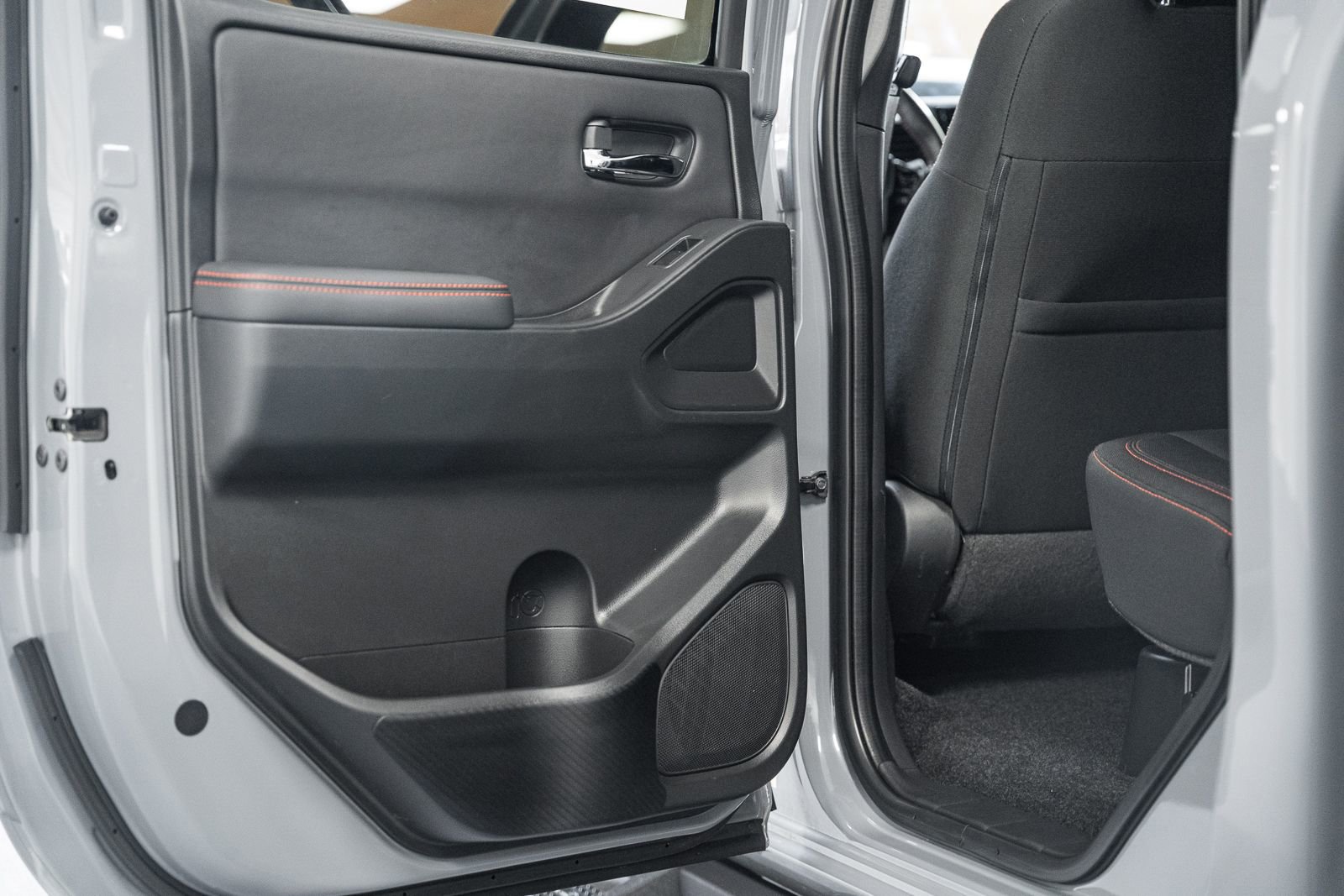 Used 2022 Nissan Frontier PRO-4X image 50