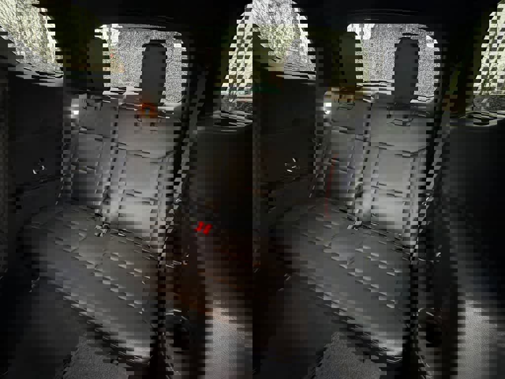 Certified 2023 Ford Explorer ST-Line w/ Class IV Trailer Tow Package image 19