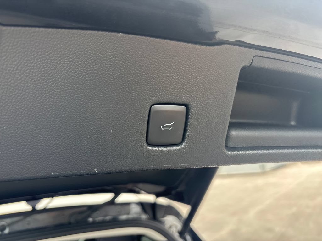 Certified 2024 Ford Escape Platinum AWD/4WD image 32