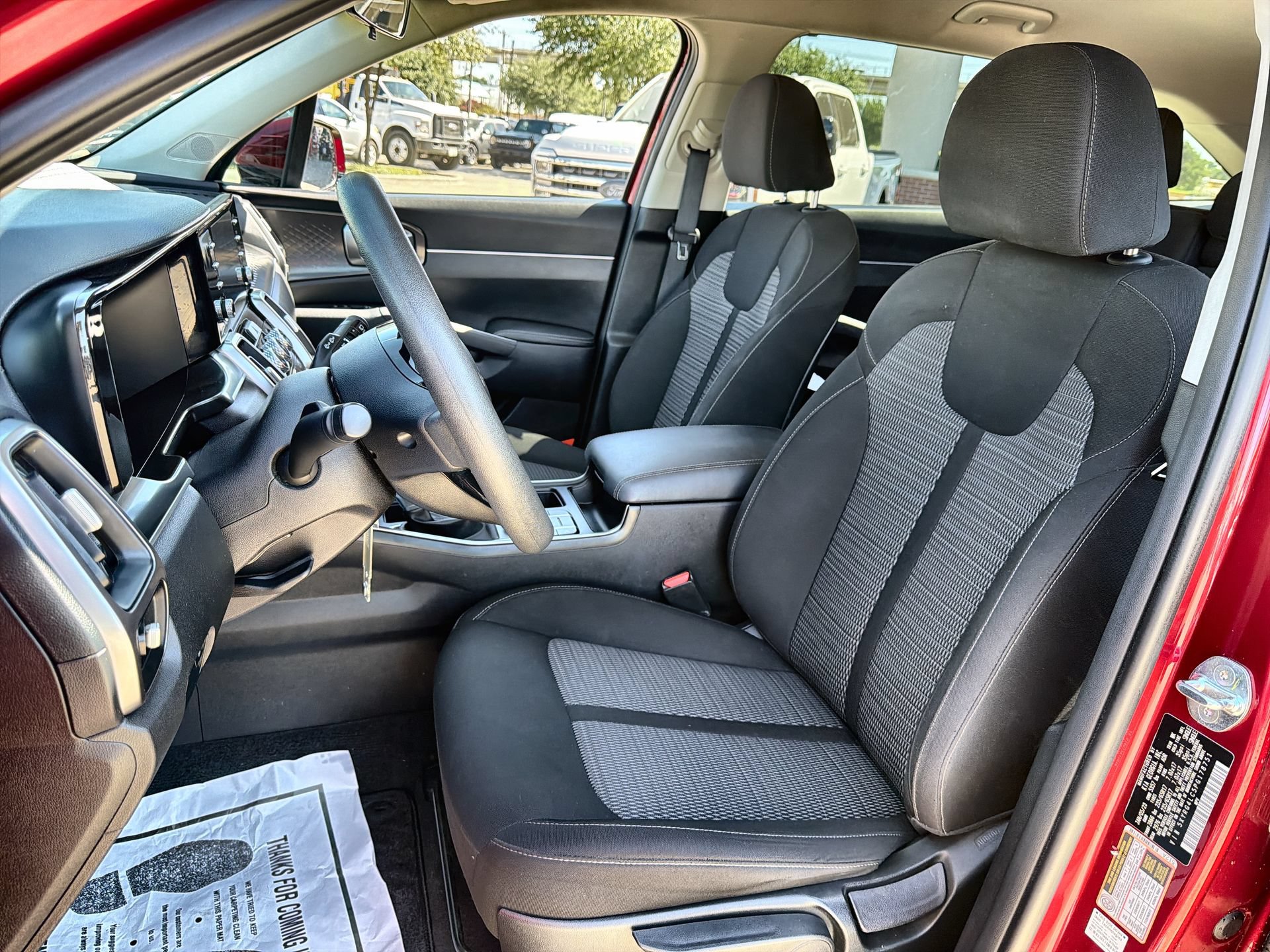 Used 2023 Kia Sorento LX FWD image 11