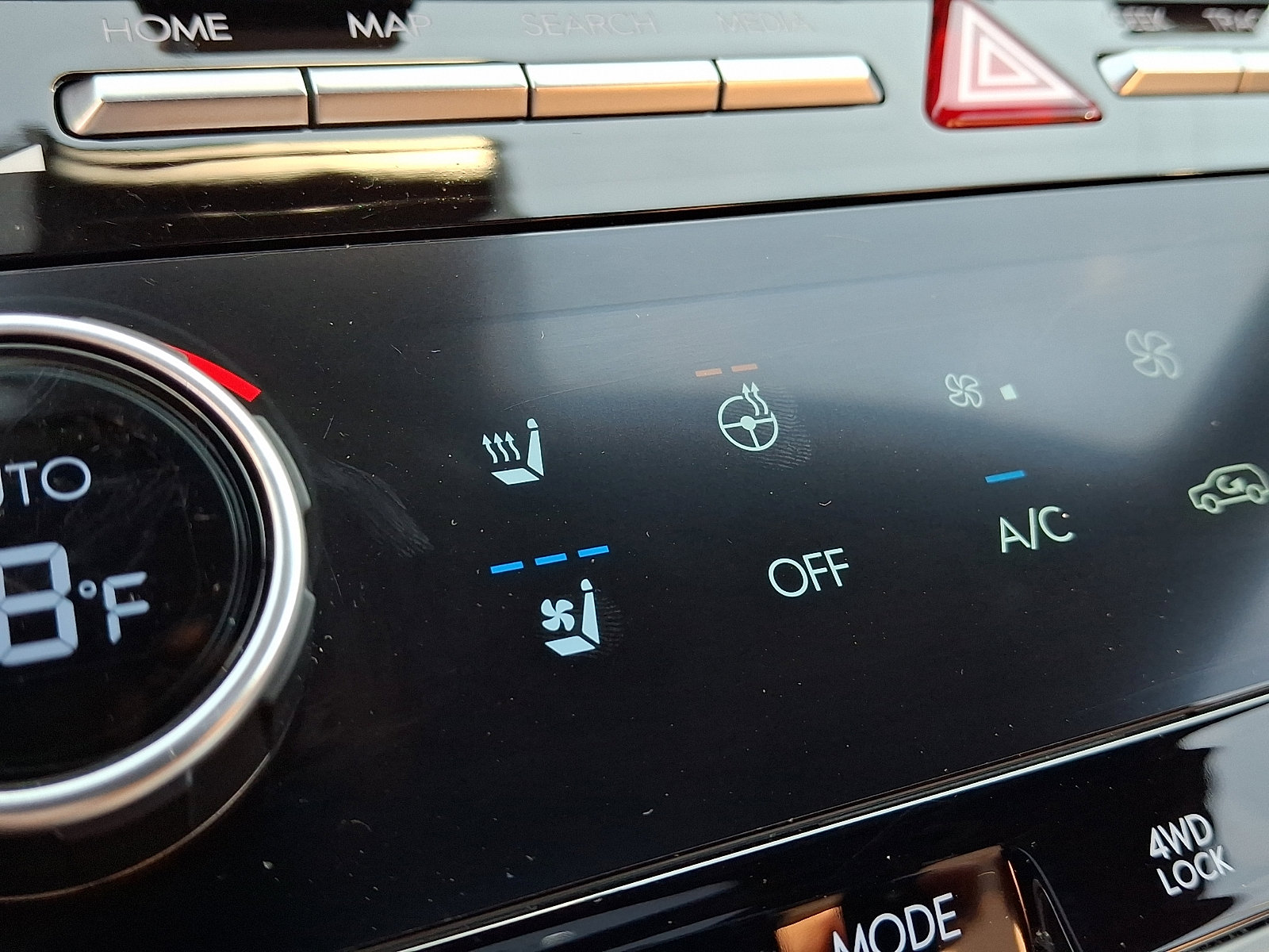 Used 2025 Hyundai Santa Fe Limited AWD/4WD image 26