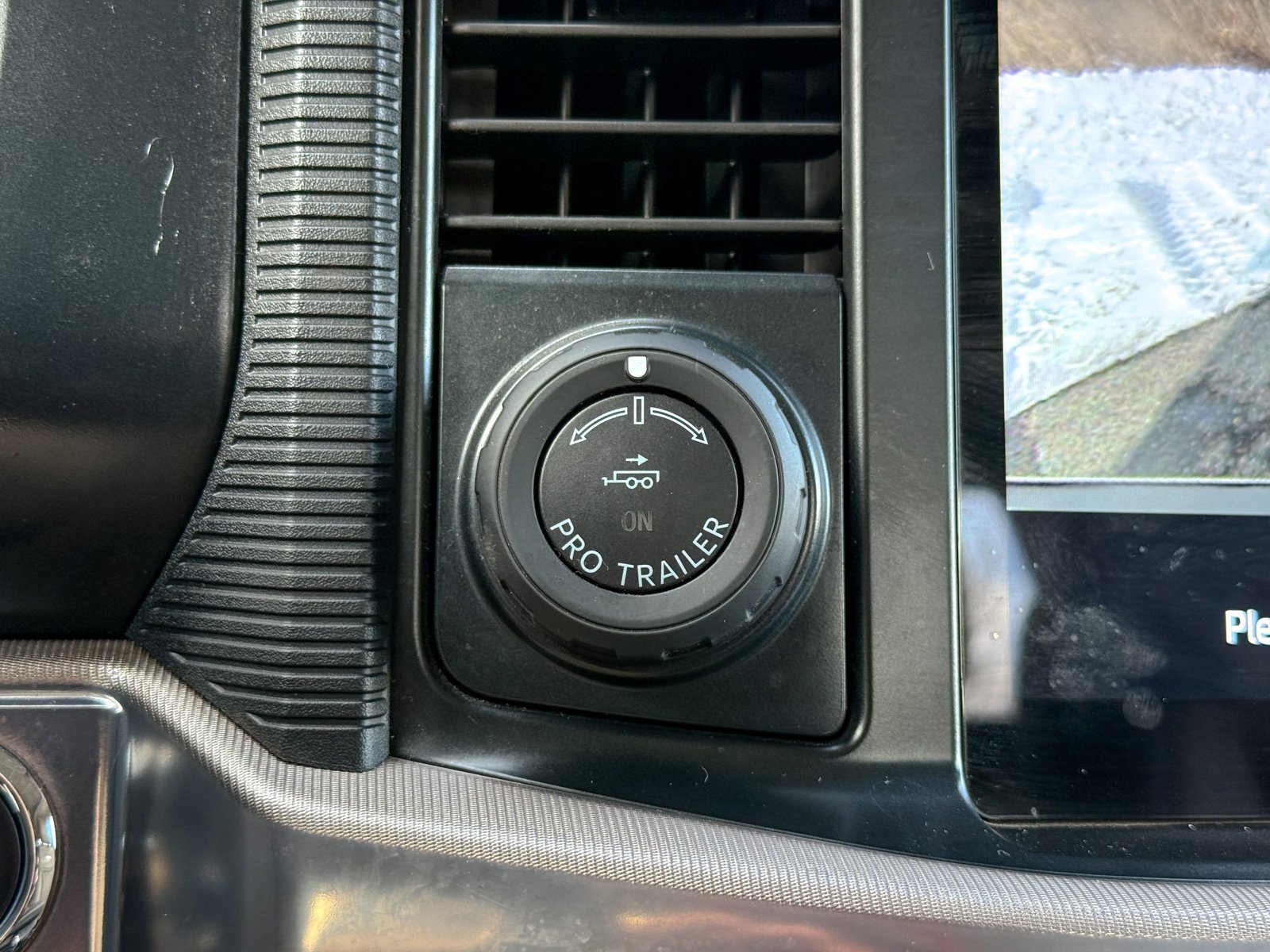 Certified 2024 Ford F150 Platinum w/ Equipment Group 703A Plus image 27