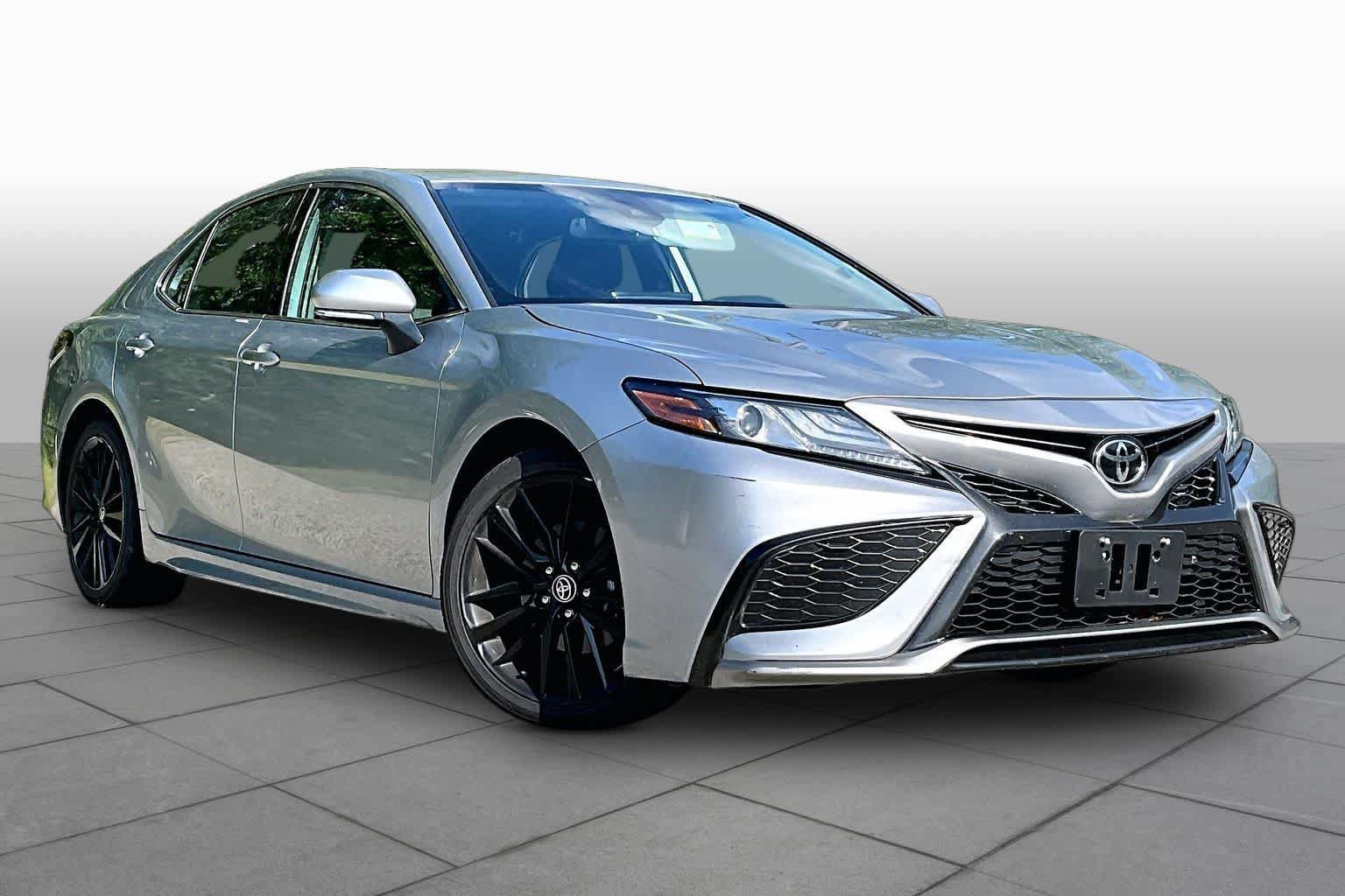 Used 2024 Toyota Camry XSE FWD image 3