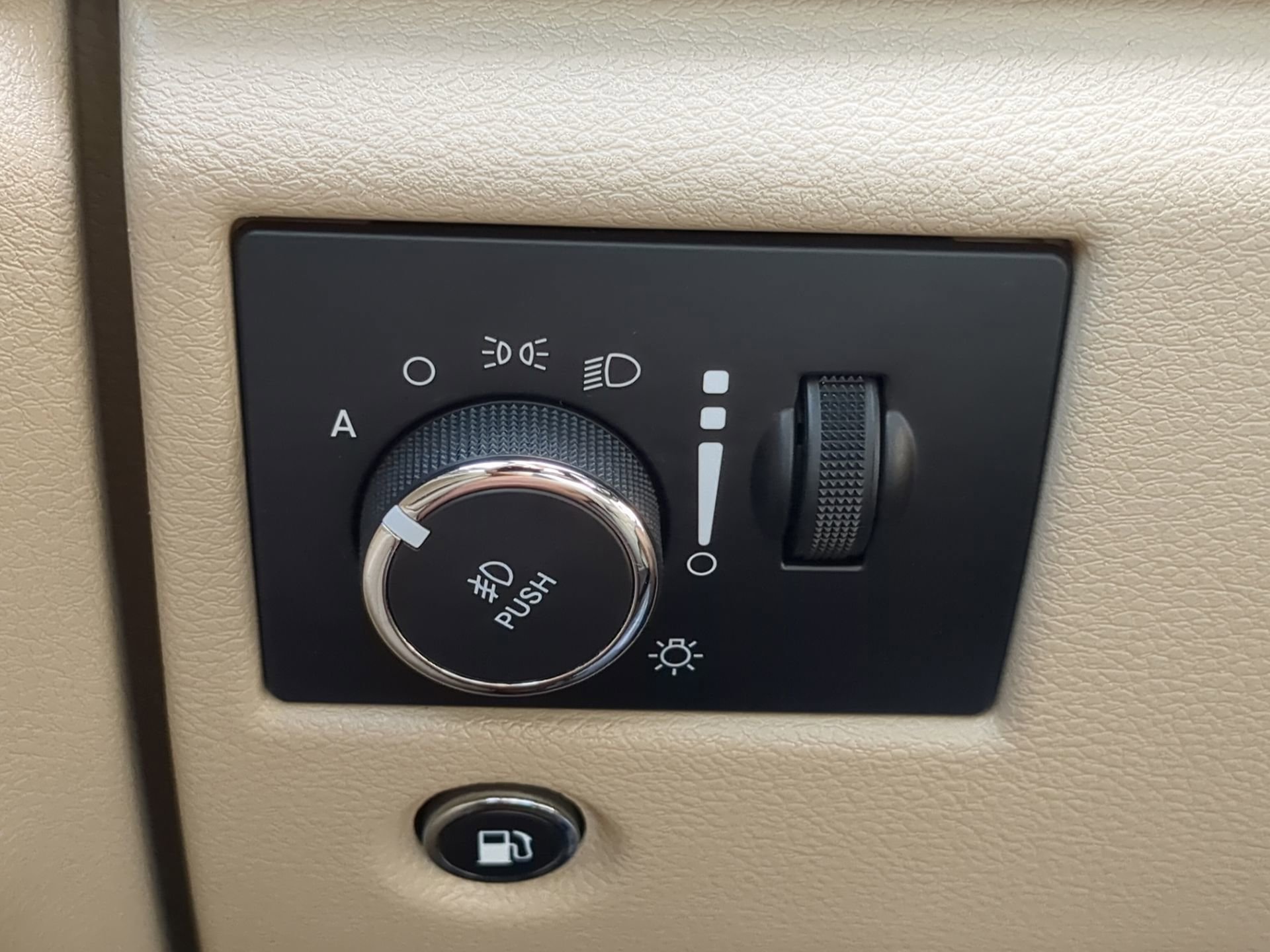 Used 2019 Jeep Grand Cherokee Limited image 56