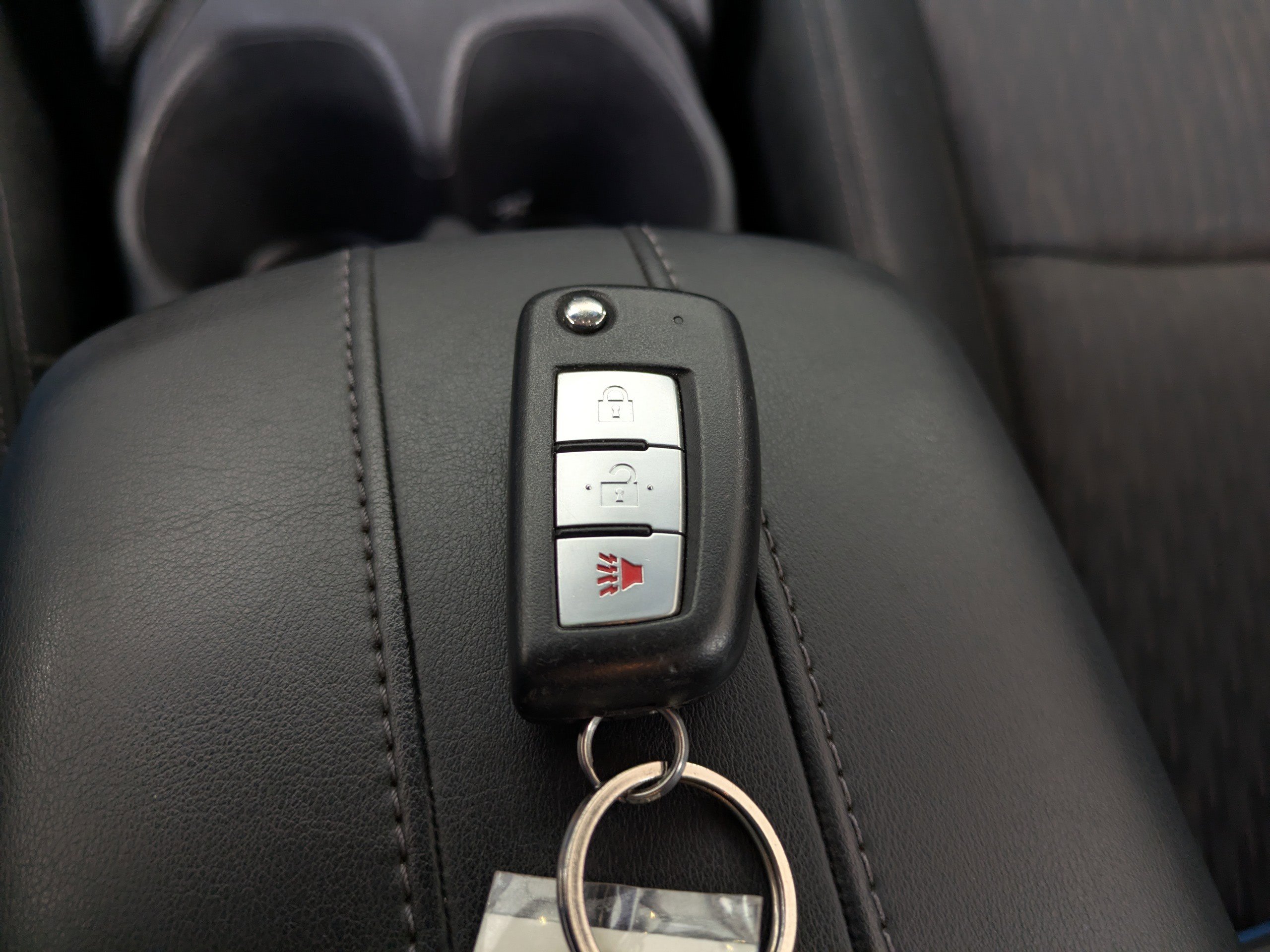 Used 2020 Nissan Rogue S FWD image 27