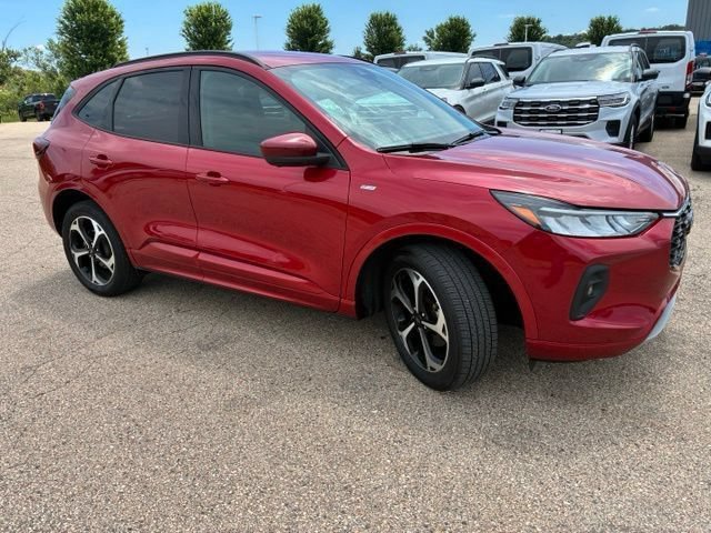 Certified 2023 Ford Escape ST-Line Select w/ Tech Pack #2 AWD/4WD image 2