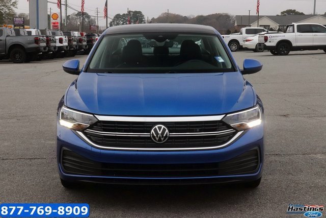 Used 2022 Volkswagen Jetta SE image 6