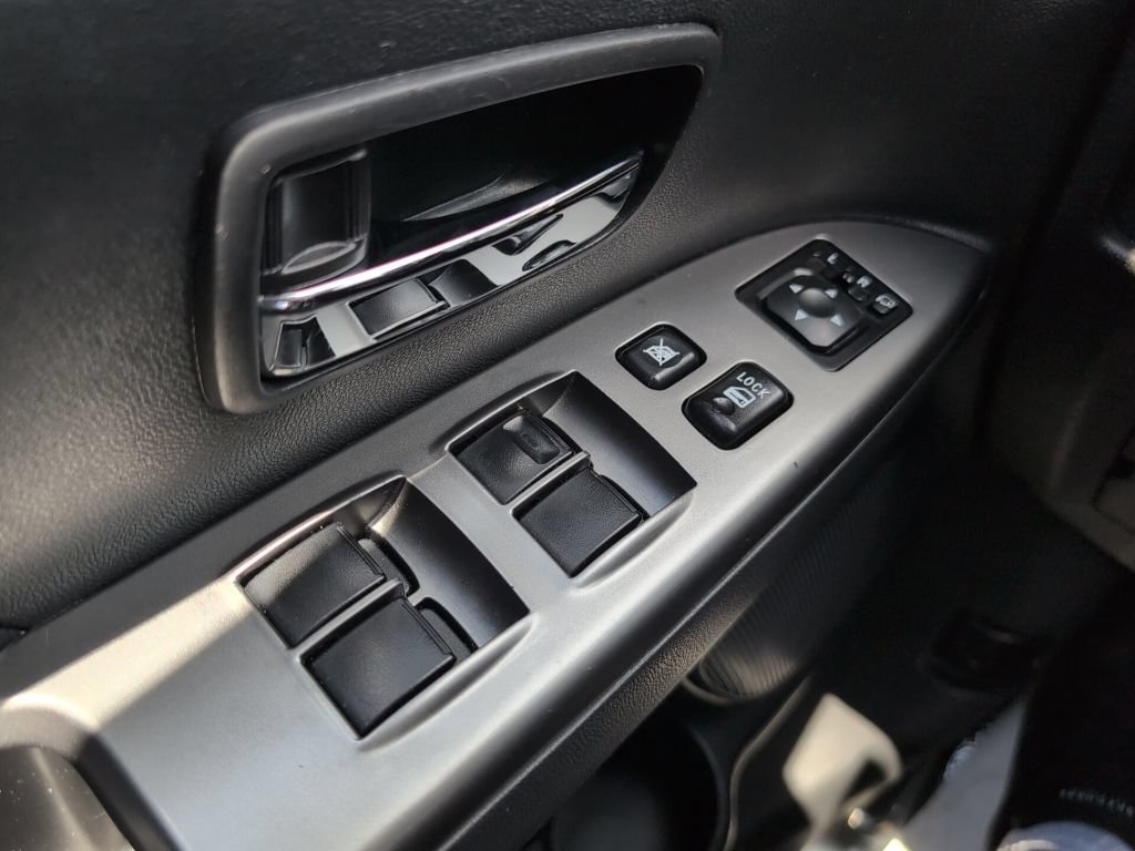 Used 2024 Mitsubishi Outlander Sport ES AWD/4WD image 21