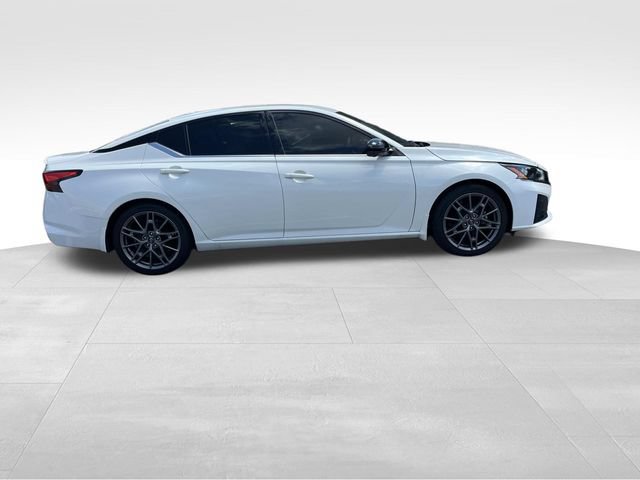 Used 2023 Nissan Altima 2.0 SR FWD video 2