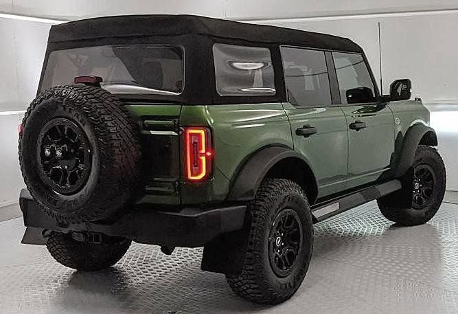 Certified 2023 Ford Bronco Wildtrak AWD/4WD image 3