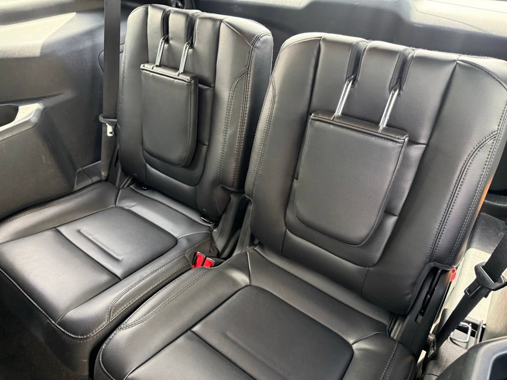 Certified 2018 Ford Explorer XLT w/ Equipment Group 202A AWD/4WD image 21