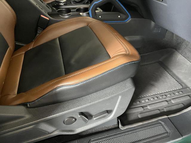 Certified 2022 Ford Bronco Outer Banks w/ Sasquatch Package AWD/4WD image 15