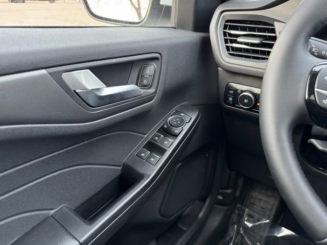 Certified 2025 Ford Escape SE image 35